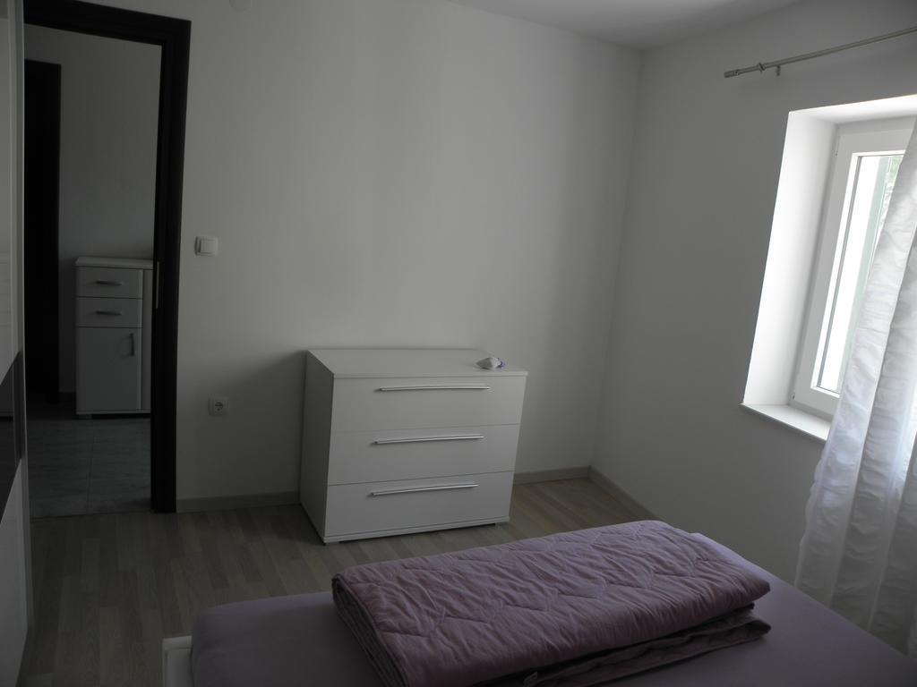 בטינה Apartment Jartic חדר תמונה
