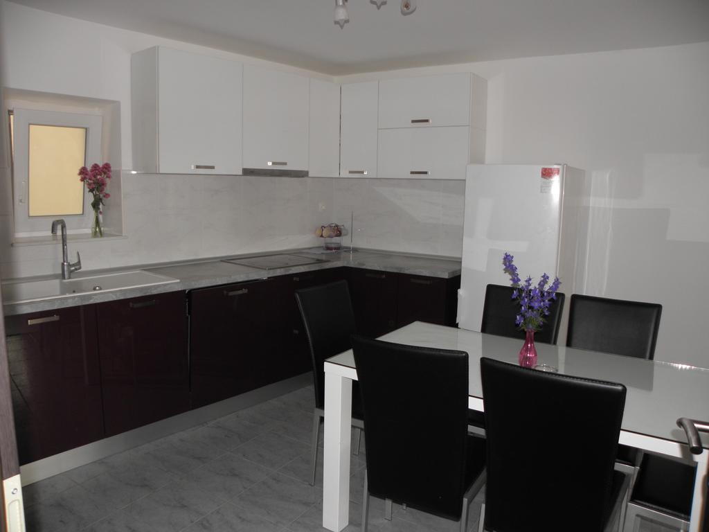 בטינה Apartment Jartic חדר תמונה